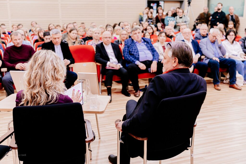 565933109 1363429519117600 2522989759828954635 n